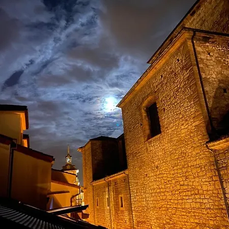 Atico Al Lado Del Ayuntamiento Apartment Oviedo