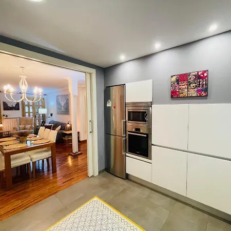 Atico Al Lado Del Ayuntamiento Apartment *