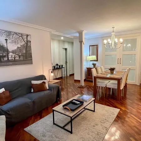 Atico Al Lado Del Ayuntamiento * Oviedo